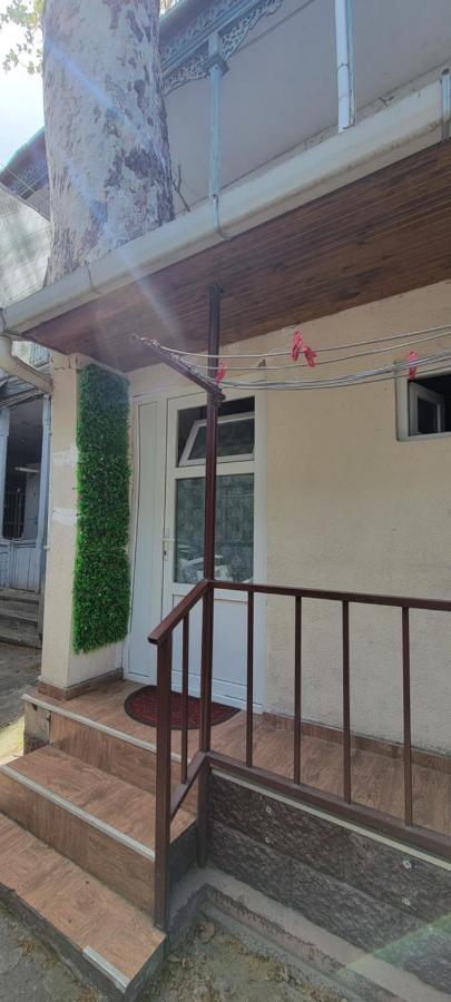 Honey Apartment Tbilisi Buitenkant foto